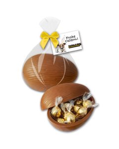 Gefülltes großes Schokoladenei mit feinsten Trüffelpralinen in einzelnen Beutelchen im Inneren und Werbekarte als Anhänger, Ostern Werbeartikel Geschenk
