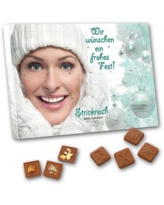 Adventskalender mit Schokolade mit verschiedenen Geschmäckern