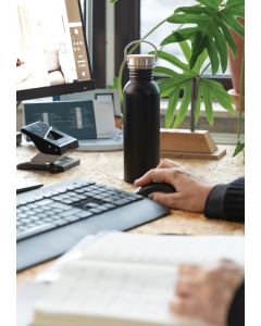 Moderne Stainless-Steel Flasche mit Bambusdeckel