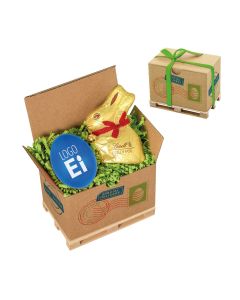 Individuell bedruckte Lindt Cargo Palette gefüllt mit einem Logoei und Goldhasen.
