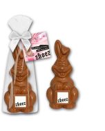 Hase aus Schokolade mit bedrucktem Marzipanschild